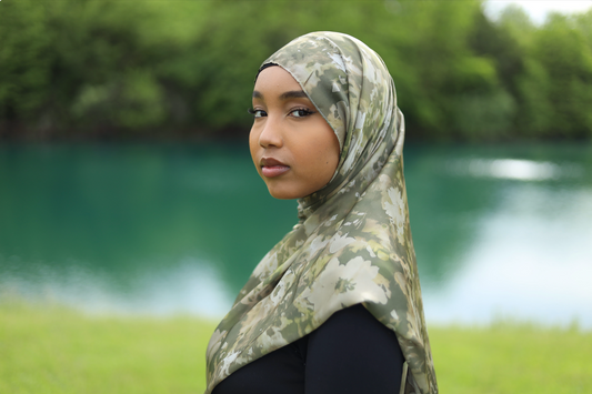 Paint Satin Hijab - Green Garden