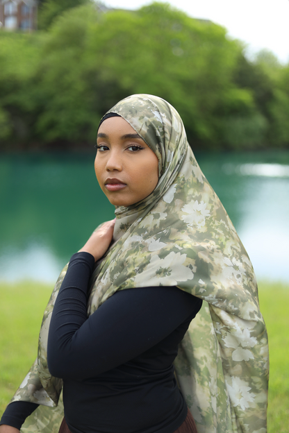 Paint Satin Hijab - Green Garden