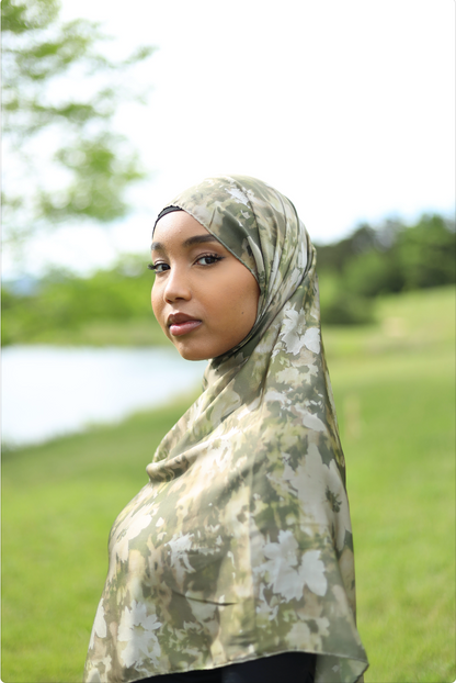 Paint Satin Hijab - Green Garden